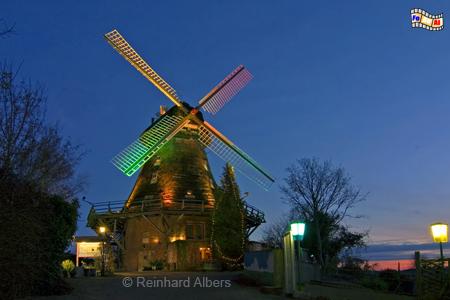 Eutiner Mhle Moder Grau, Schleswig-Holstein, Eutin, Windmhle, Moder Grau, Weihnachtsbeleuchtung