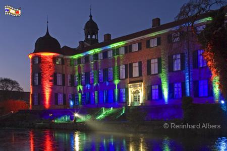 Eutiner Schloss mit Weihnachtsbeleuchtung, Schleswig-Holstein, Eutin, Schloss, Weihnachtsbeleuchtung