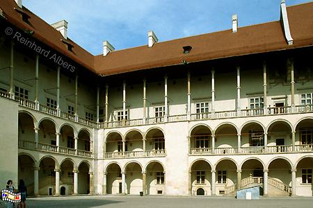 Der Innenhof des Schlosses auf dem Wawel ist im Stil der italienischen Renaissance errichtet worden., Polen, Polska, Fotos, Bilder, Krakau, Krakw, Wawel, Schloss, Innenhof