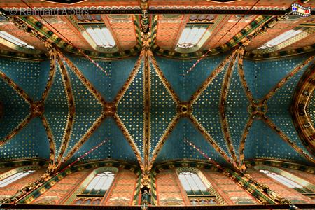 Das Gewlbe im Kirschenschiff der Marienkirche wurde erst unlngst frisch restauriert., Polen, Polska, Fotos, Bilder, Krakau, Krakw, Marienkirche, Kościł Mariacki 