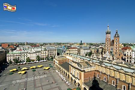 Rynek Głwny  (Hauptmarkt) mit Tuchhallen und Marienkirche im berblick, Polen, Polska, Krakau, Krakw, Fotos, Bilder, Tuchhallen, Sukiennice, Marienkirche, Rynek, Głwny 
