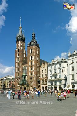 Marienkirche am Hauptmarkt (Rynek Głowny)., Polen, Polska, Krakau, Krakw, Bilder, Fotos, Tuchhallen, Sukiennice, Rynek, Głwny, Marienkirche, Kościol Mariacki