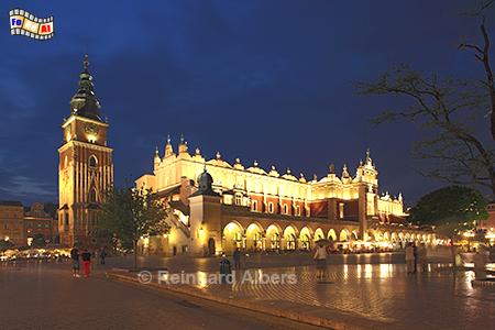Hauptmarkt mit Tuchhallen + Rathausturm, Polen, Polska, Krakau, Krakw, Fotos, Bilder,  Tuchhhallen, Sukiennice, Hauptmarkt, Rynek, Głowny, foreal, Albers,