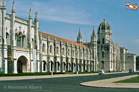 Die Hauptfassade des Jeronimo-
Klosters ist ca. 300 m lang., Lissabon, Kloster, Jernimos 