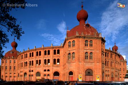 Die Stierkampfarena, Campo Pequeno, aus dem Jahr 1892 ist der einzige nennenswerte Backsteinbau in Lissabon., Lissabon, Stierkampf, Arena, Campo, Pequeno