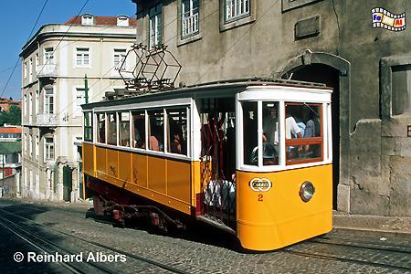 Elevador da Glria aus dem Jahr 1885. Diese Bergbahn fhrt zum Aussichtspunkt Alcntara im Bairro Alto., Lissabon, Bergbahn, Straenbahn, Elevador