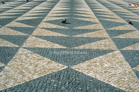 Moderne Formen bei der Pflasterung auf dem Rathausplatz., Lissabon, Rathaus, Platz, Pflasterung