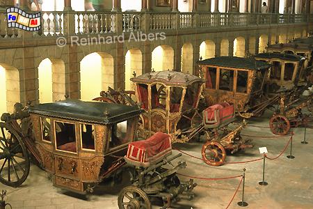 Museu Nacional dos Coches - Kutschenmuseum in der ehemaligen Reithalle des Belem-Palastes. , Lissabon, Belem, Kutschenmuseum, Kutschen, Coches, foreal, Foto, Albers