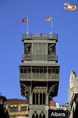 Der Elevador Santa Justa ist 45 m hoch. Auf dem Dach befindet sich eine Aussichtsterrasse mit Caf., Lissabon, Fahrtstuhl, Elevador, Santa Justa