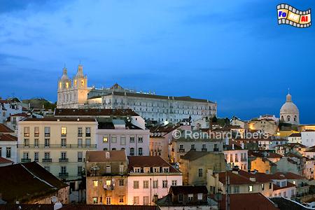 Lissabon - Kirche + Kloster So Vicente de Fora (links) und im Hintergrund rechts ist die Kuppel des Pantheons zu erkennen., Lissabon, Vinzenz, Vicente, Kirche, Schutzpatron, Pantheon, Albers, foreal, Foto