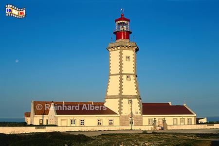 Leuchtturm am Cabo Espichel in der Morgensonne., Leuchtturm am Cabo Espichel in der Morgensonne.