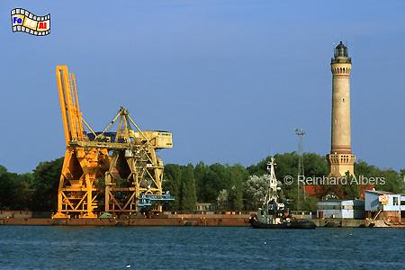 Der Leuchtturm von Świnoujście (Swinemnde) an der Swine ist mit 68 m der hchste im heutigen Polen und ist erst krzlich grndlich restauriert worden., Leuchtturm, Lighthouse, Phare, Latarnia, Morska, Polen, Ostseekste, Swinemnde, Foto, Albers, foreal, Świnoujście,