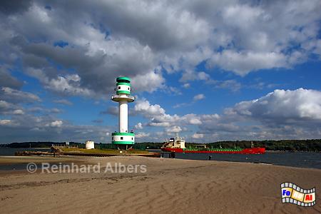 Der Leuchtturm von Kiel-Friedrichsort markiert die schmalste Stelle der Kieler Frde., Leuchtturm, Lighthouse, Phare, Farol, Deutschland, Schleswig-Holstein, Kieler Frde, Friedrichsort, foreal, Foto, Albers,
