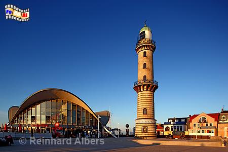 Abendstimmung beim Leuchtturm in Warnemnde., Leuchtturm, Lighthouse, Phare, Warnemnde, Warnow, Mecklenburg, Albers, Foto, foreal,