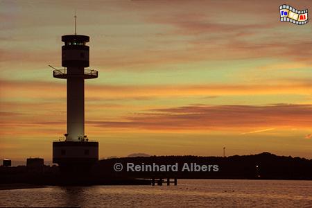 Morgenrot am Leuchtturm von Kiel-Friedrichsort, Leuchtturm, Lighthouse, Phare, Farol, Deutschland, Schleswig-Holstein, Kieler F�rde, Friedrichsort, Morgenrot, foreal, Foto, Albers,