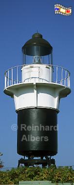 Der Kesselturm vor dem Wasser- und Schifffahrtsamt in Cuxhaven bildete frher das Leuchttfeuer Osteriff-Buhne., Leuchtturm, Deutschland, Cuxhaven