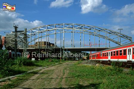 Die Galblenzbrcke ist mittlerweile baufllig, wird abgetragen und durch einen Neubau ersetzt.
Benannt ist die Brcke nach dem Freiherrn von Gablenz, der von 1864-66 als stereichischer Statthalter fungierte, als Kiel eine zwischen Preuen und sterreich geteilte Stadt war., Kiel, Gablenz-Brcke, Gablenz