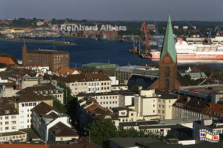 Blick vom Rathausturm auf Nikolaikirche, Schloss und F�rde, Kiel, Nikolaikirche, Kirche, Schloss, F�rde, Albers, Foto, foreal,