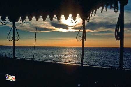 C�te Fleurie - Blumenk�ste.
Sonnenuntergang am Strand von Cabourg., Normandie, Cabourg, C�te, Fleurie, Blumenk�ste, Albers, Foto, foreal, Sonnenuntergang