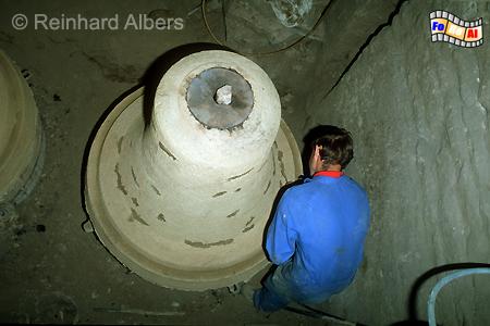 Villedieu-les-Poles - Glockengieerei (Fonderie de cloches)., Normandie, Villedieu, cloches, fonderie, Glockengieerei, Albers, Foto, foreal