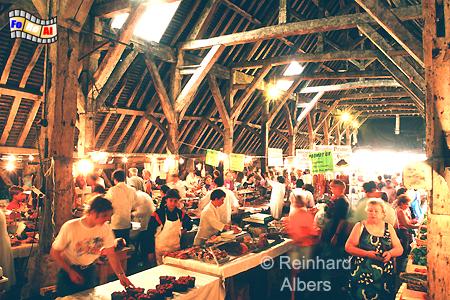 Dives-sur-Mer - Markthalle mit einer Eichenholzkonstruktion aus dem 15./Jh., Normandie, Cte, Fleurie, Dives, Markthalle, Blumenkste, Foto, foreal, Albers