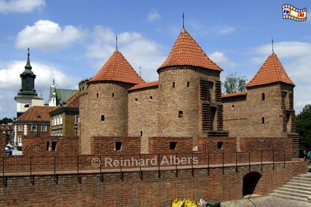 Die Barbakane wurde 1548 als letzter Teil der Altstadtbefestigung errichtet, Polen, Warschau, Warszawa, Foto, foreal, Altstadt, Stadtbefestigung, Bastion, Barbakane