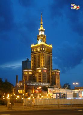 Kulturpalast (Pałac Kultury i Nauki). F�r die Polen ist das Geb�ude Symbol der langj�hrigen russischen Vorherrschaft und des ungeliebten kommunistischen Systems., Polen, Polska, Warschau, Warszawa, Kulturpalast, Pałac, Kultury, foreal, Foto, Albers