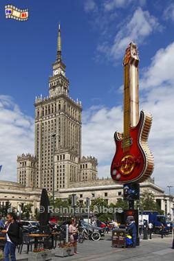 Kulturpalast (Pałac Kultury i Nauki) und Gitarre f�r Hard Rock Cafe, Polen, Polska, Warschau, Warszawa, Kulturpalast, Pałac, Kultury, Hard Rock, Cafe, foreal, Foto, Albers