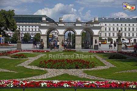 Grabmal des Unbekannten in einem berrest des im Zweiten Weltkrieg zerstrten Schsischen Palastes., Polen, Polska, Warschau, Warszawa, Grabmal, Unbekannten, Soldaten, Schsischer Palast, Foto, foreal, Albers