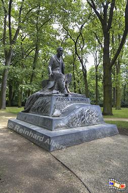 Denkmal f�r den Literaturnobelpreistr�ger Henryk Sienkiewicz, 