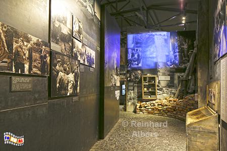 Museum zum Gedenken an den Warschauer Aufstand von 1944, Polen, Polska, Warschau, Warszawa, Aufstand, Museum, Zweiter Weltkrieg, Foto, foreal, Albers