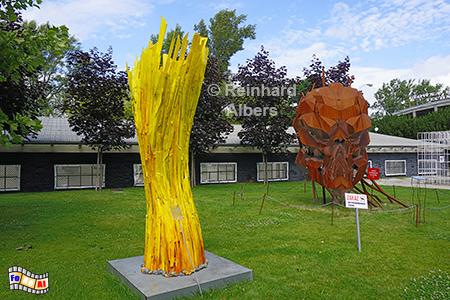 Skulpturen in der N�he des Neonmuseums, 