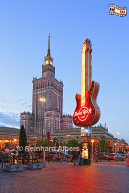 Kulturpalast (Pałac Kultury i Nauki) und Gitarre fr Hard Rock Cafe, Polen, Polska, Warschau, Warszawa, Kulturpalast, Pałac, Kultury, Hard Rock, Cafe, foreal, Foto, Albers
