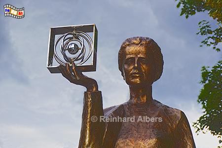Marie Curie-Denkmal, sie wurde am 7. Nov. 1867 als Maria Salomea Skłodowska in Warschau geboren, doppelte Nobelpreistrgerin., Warschau, Warszawa, Curie, Marie, Nobelpreis, Sklodowska, Foto, foreal, Albers,