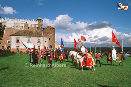 Golub-Dobrzyń (Gollub-Dobrzin)
Ritterfestspiele vor der ehemaligen Ordensburg., Polen, Polska, Ermland, Warmia, Golub, Dobrzyń, Gollub, Ritter, Albers, Foto, foreal