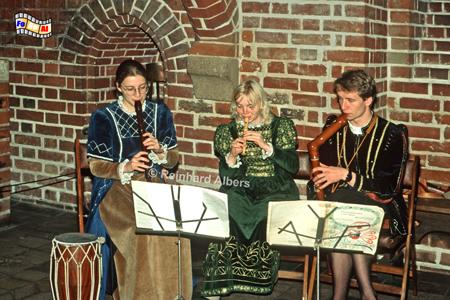 Malbork (Marienburg) - Musik mit alten Instrumenten., Polen, Polska, Ermland, Warmia, Malbork, Marienburg, Albers, Foto, foreal,