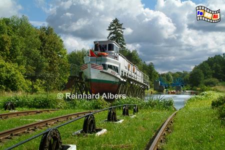 Transport der Schiffe auf Schienen an den Rollbergen (schiefen Ebenen) des Oberlandkanals., Polen, Polska, Oberland, Kanal, Albers, Rollberge, Ebene, Foto, foreal,