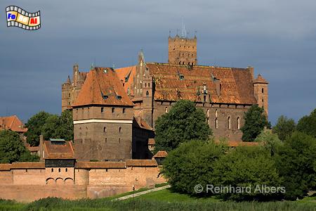 Malbork (Marienburg) gilt als die grte Backsteinfestung der Welt., Polen, Polska, Marienburg, Malbork, Nogat, Deutscher Orden, Albers, Foto, foreal
