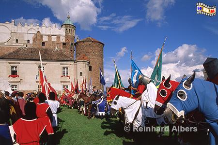 Golub-Dobrzyń (Gollub-Dobrzin)
Ritterfestspiele vor der ehemaligen Ordensburg., Polen, Polska, Ermland, Warmia, Golub, Dobrzyń, Gollub, Orden, Ritterfestspiele, Albers, Foto, foreal