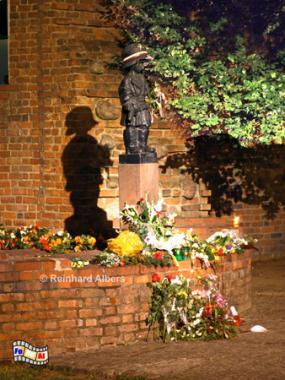 Warschau - Denkmal des Kleinen Aufstndischen von Jerzy Jarnuszkiewicz zur Erinnerung an die Kinder, die am Warschauer Aufstand 1944 teilgenommen haben., Polen, Polska, Warschau, Warszawa, Foto, foreal, Reinhard, Albers, Aufstand, Denkmal, Kindersoldaten