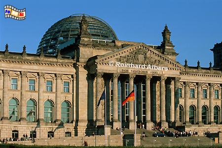 Berlin Reichstagsgebude. Die Inschrift: