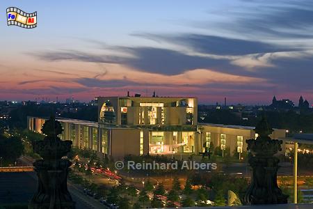 Blick von der Dachterrasse des Reichstages auf das Kanzleramt., Berlin, Kanzleramt, foreal, Albers, Reinhard, Foto