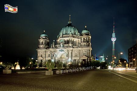 Der Berliner Dom wurde 1894-1905 nach Pl�nen von Johann Boumann d.�. errichtet., Berlin, Dom, Boumann