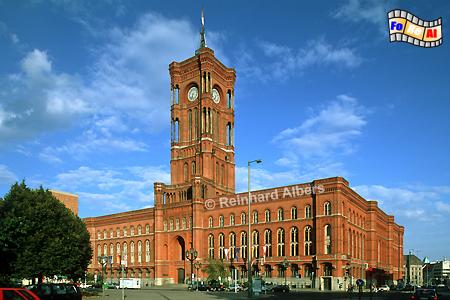 Das Rote Rathaus wurde 1861-69 nach Entw�rfen von Hermann Friedrich Waesemann im Stil der Neorenaissance erbaut., Berlin, Rathaus, Rote, Neorenaissance