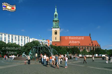 Neptunbrunnen und Marienkriche, Berlin, Neptunbrunnen, Marienkirche,