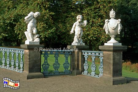 Figuren im Park des Schlosses Charlottenburg., Berlin, Charlottenburg, Schloss, Park