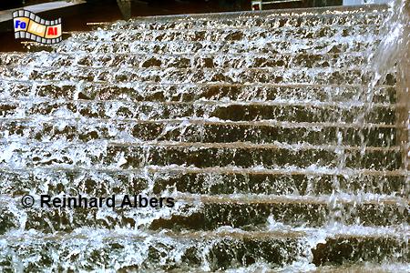 Wassertreppen des Weltkugelbrunnens, von den Berlinern 