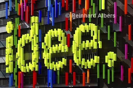 Moderne Leuchtreklame, Berlin, Reklame