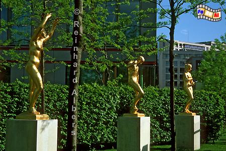 Repliken barocker Figuren aus Parks und G�rten in Hannover im Garten der nieders�chsischen Landesvertretung., Berlin, Nieders�chsische, Landesvertretung, Barock, Figuren, Albers, foreal, Foto