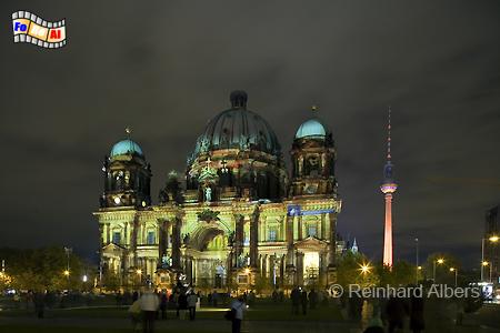 Berliner Dom - bunt angestrahlt im Rahmen des Festival-of-Lights 2007, Berlin, Dom, Boumann, Albers, Foto, foreal, Festival-of-Lights